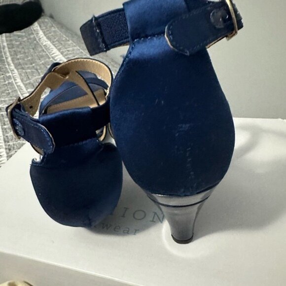 Pashion Footwear Blue Convertible Heels Sandals Size 7.5 Elegant Evening Chic - Picture 7 of 16